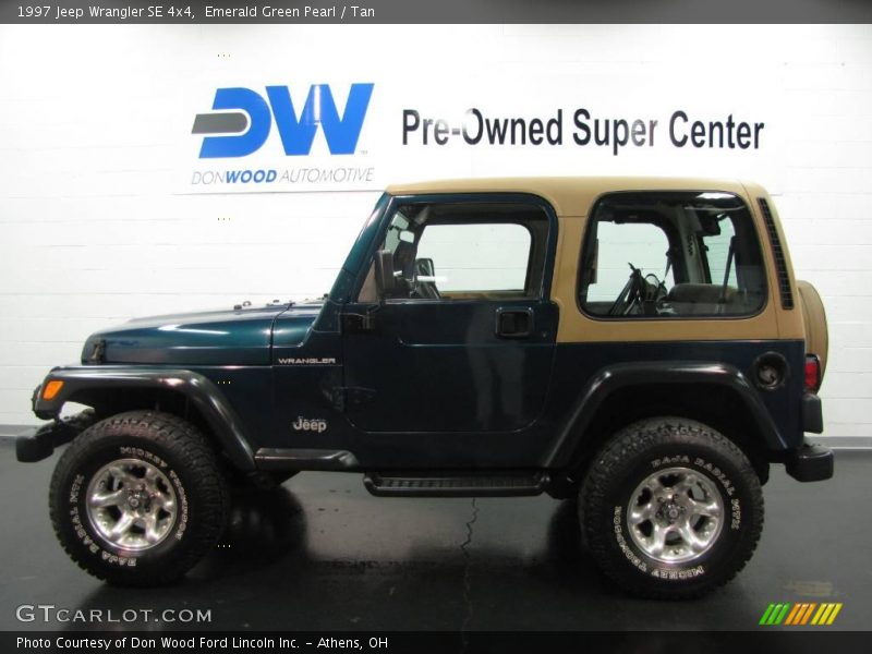 Emerald Green Pearl / Tan 1997 Jeep Wrangler SE 4x4