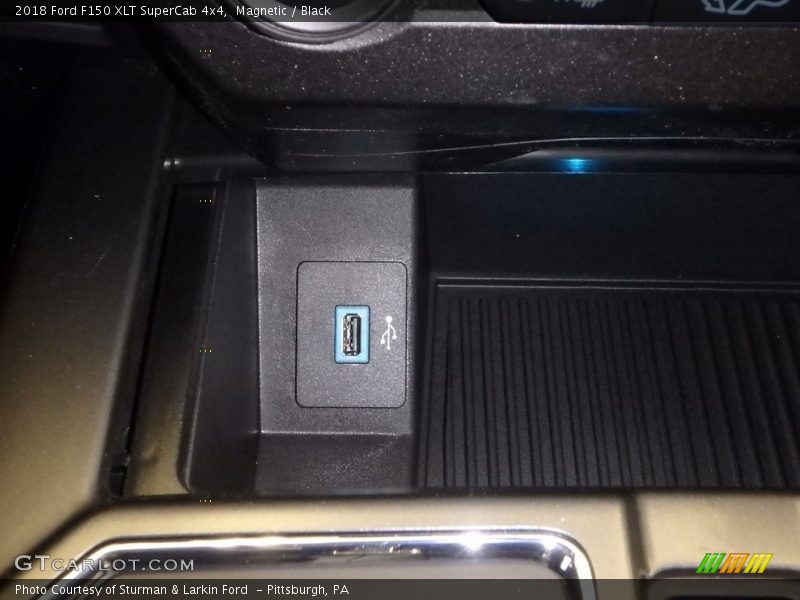 Magnetic / Black 2018 Ford F150 XLT SuperCab 4x4