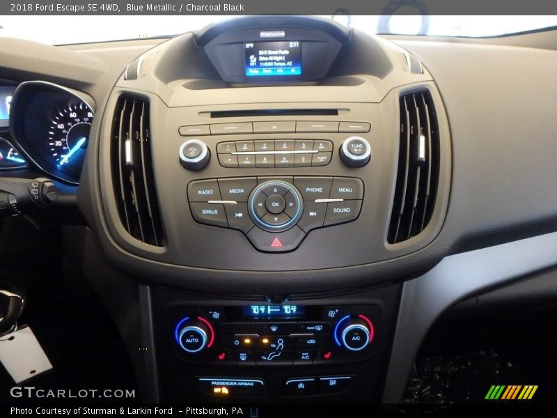 Blue Metallic / Charcoal Black 2018 Ford Escape SE 4WD