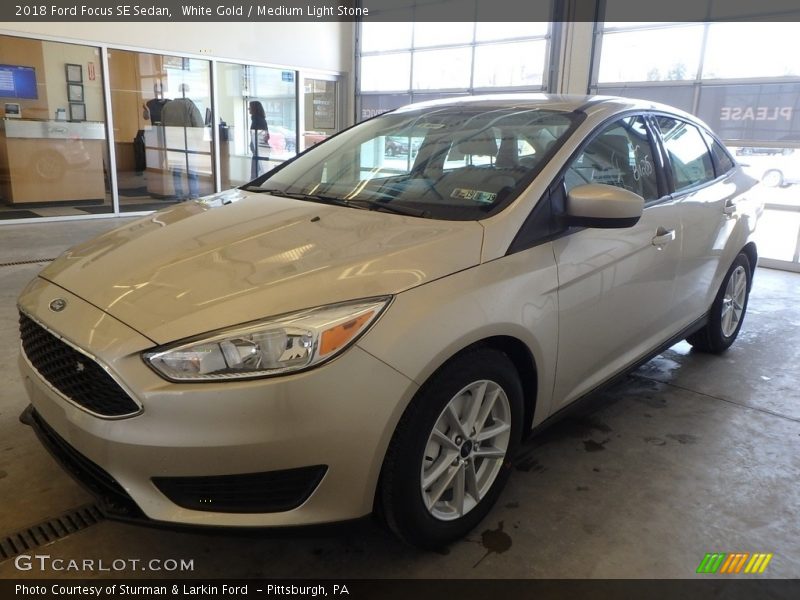 White Gold / Medium Light Stone 2018 Ford Focus SE Sedan