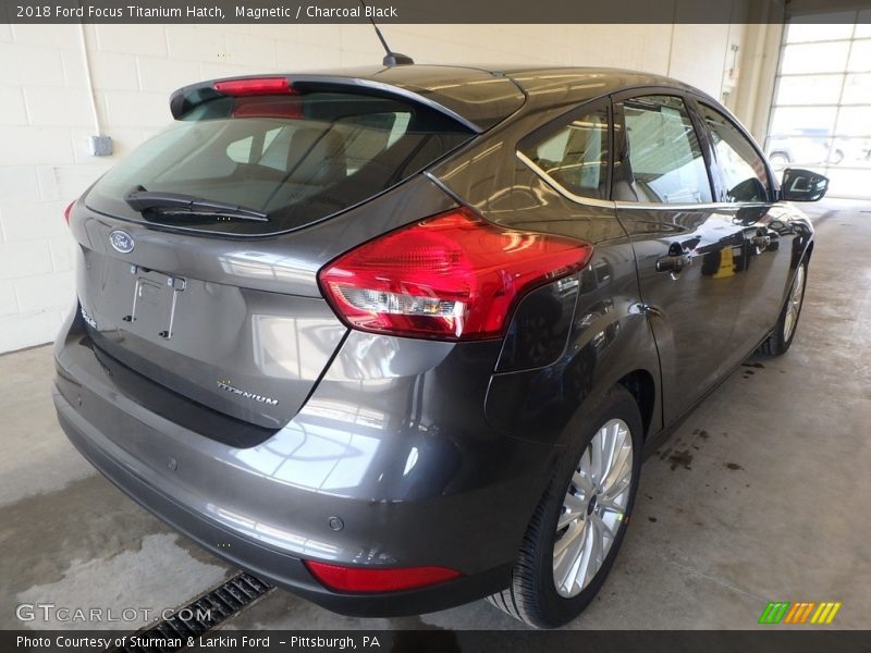 Magnetic / Charcoal Black 2018 Ford Focus Titanium Hatch