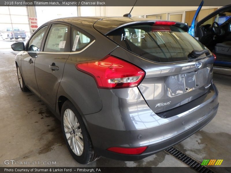 Magnetic / Charcoal Black 2018 Ford Focus Titanium Hatch