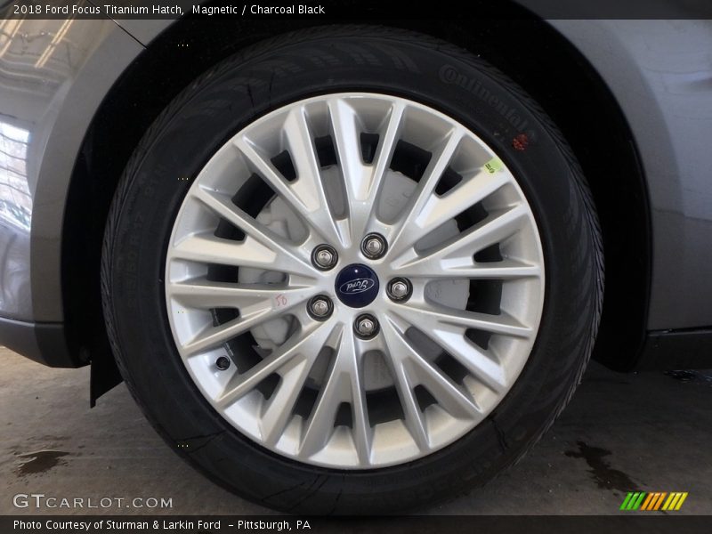 Magnetic / Charcoal Black 2018 Ford Focus Titanium Hatch