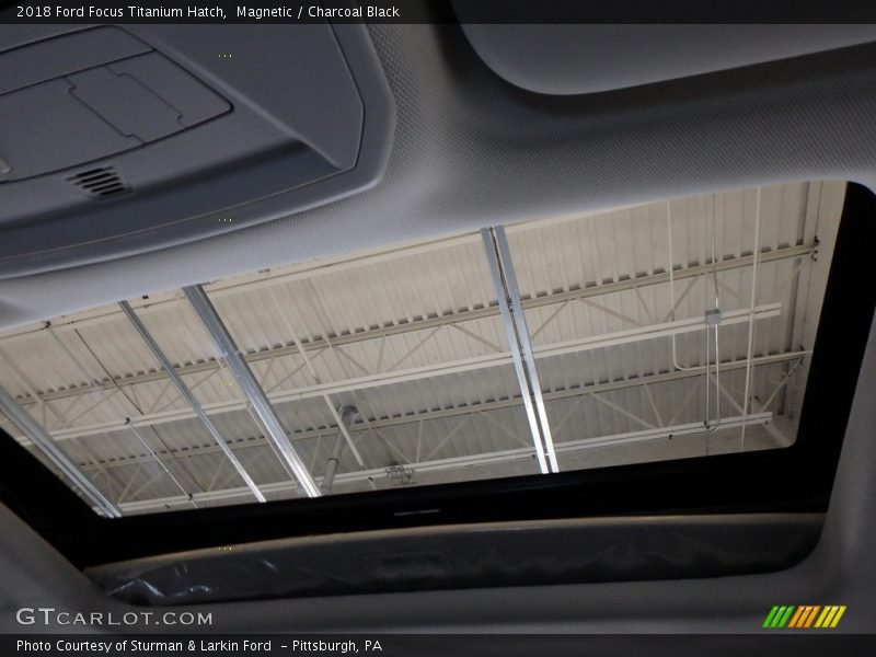 Magnetic / Charcoal Black 2018 Ford Focus Titanium Hatch