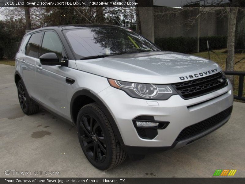 Front 3/4 View of 2018 Discovery Sport HSE Luxury