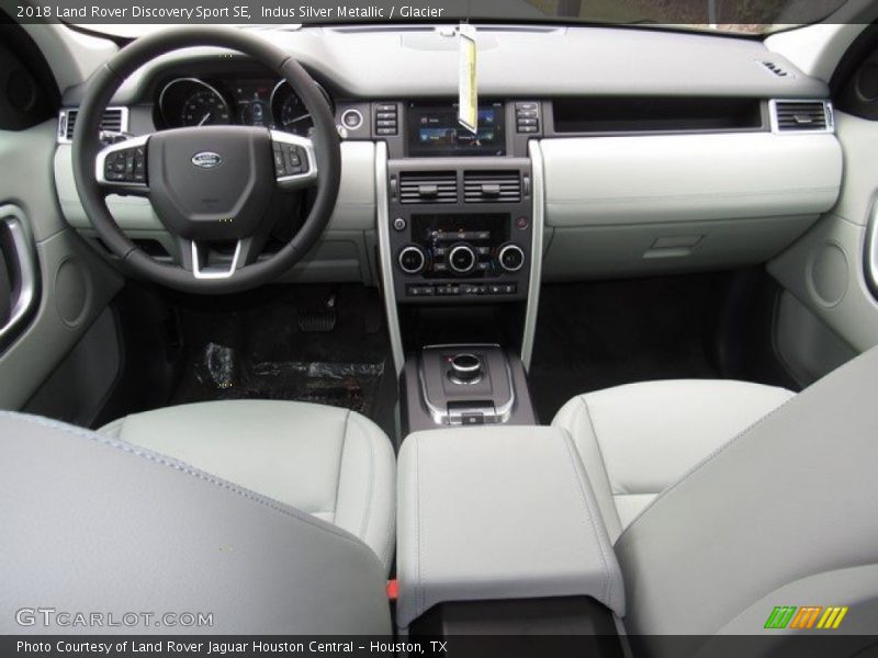 Indus Silver Metallic / Glacier 2018 Land Rover Discovery Sport SE