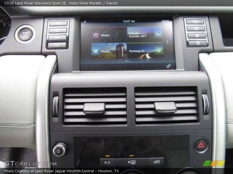 Indus Silver Metallic / Glacier 2018 Land Rover Discovery Sport SE