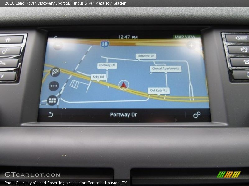 Indus Silver Metallic / Glacier 2018 Land Rover Discovery Sport SE