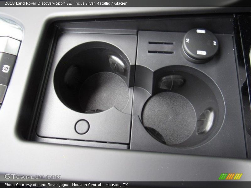 Indus Silver Metallic / Glacier 2018 Land Rover Discovery Sport SE