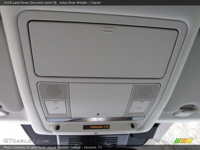 Indus Silver Metallic / Glacier 2018 Land Rover Discovery Sport SE