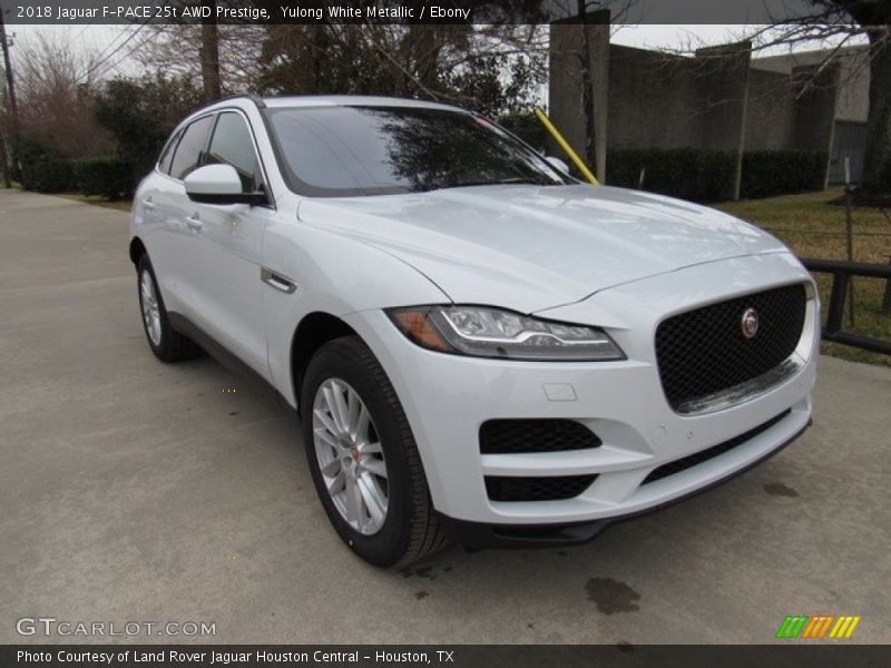 Yulong White Metallic / Ebony 2018 Jaguar F-PACE 25t AWD Prestige