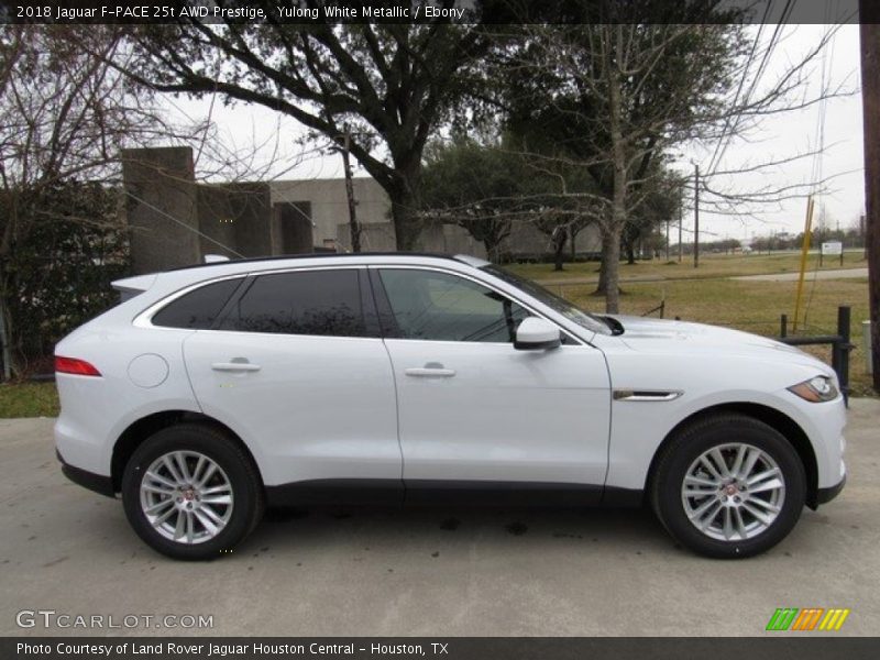 Yulong White Metallic / Ebony 2018 Jaguar F-PACE 25t AWD Prestige