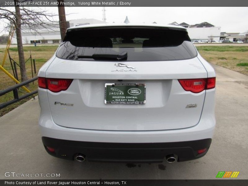 Yulong White Metallic / Ebony 2018 Jaguar F-PACE 25t AWD Prestige