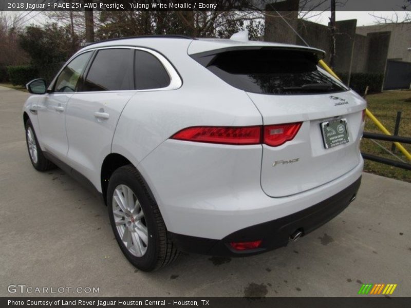Yulong White Metallic / Ebony 2018 Jaguar F-PACE 25t AWD Prestige