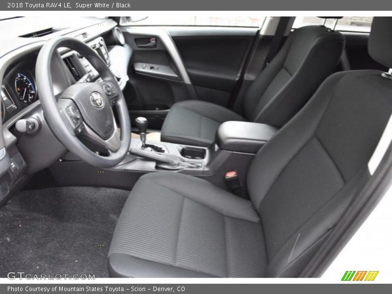 Super White / Black 2018 Toyota RAV4 LE