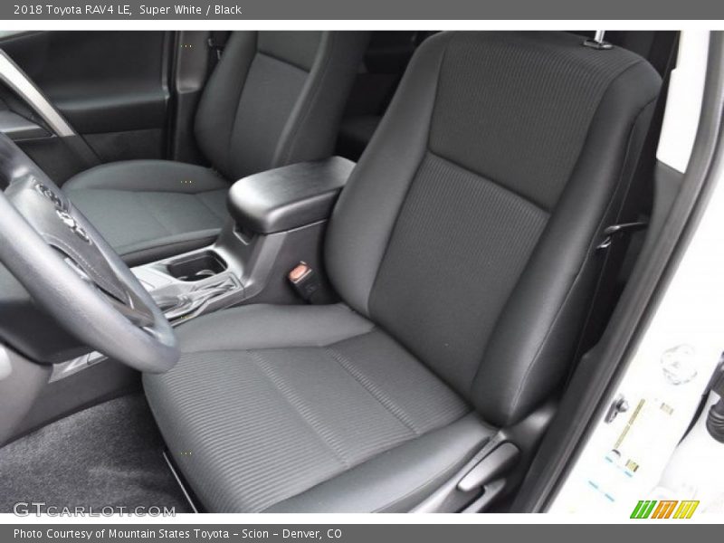 Super White / Black 2018 Toyota RAV4 LE