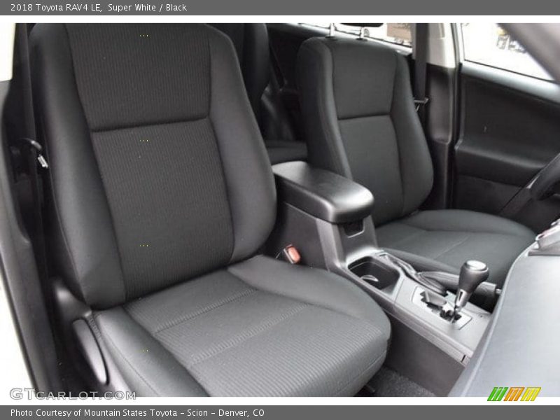 Super White / Black 2018 Toyota RAV4 LE