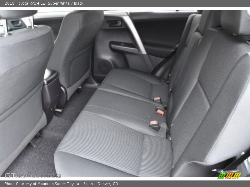 Super White / Black 2018 Toyota RAV4 LE