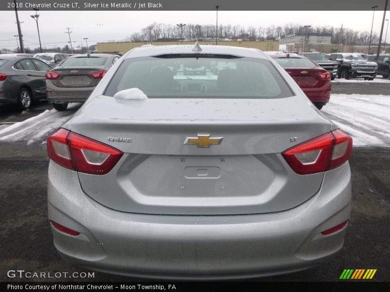 Silver Ice Metallic / Jet Black 2018 Chevrolet Cruze LT