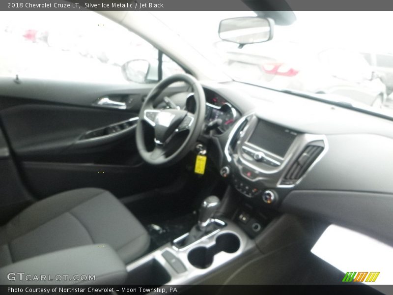 Silver Ice Metallic / Jet Black 2018 Chevrolet Cruze LT
