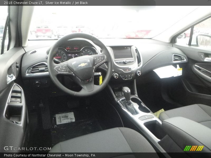 Silver Ice Metallic / Jet Black 2018 Chevrolet Cruze LT
