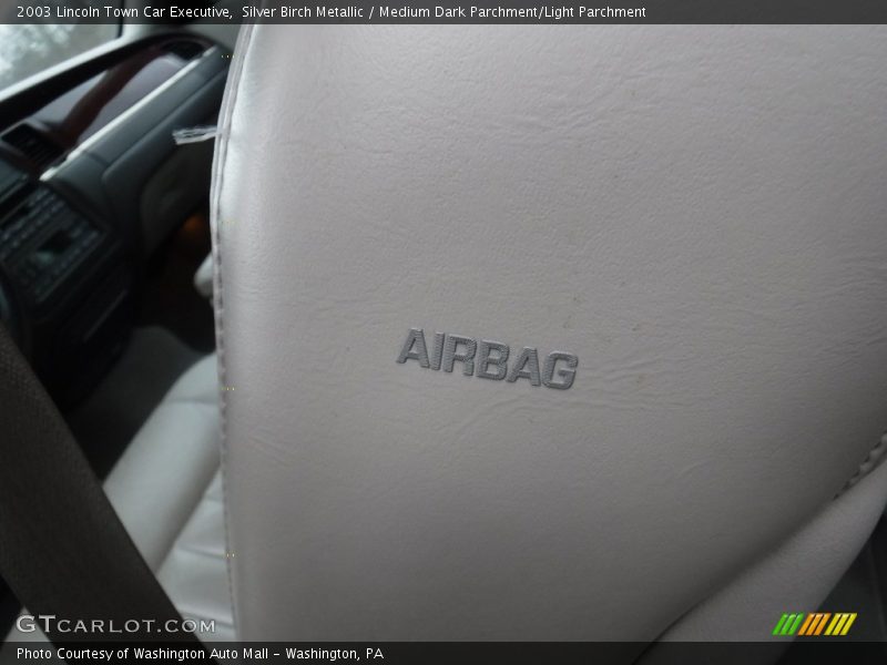 Silver Birch Metallic / Medium Dark Parchment/Light Parchment 2003 Lincoln Town Car Executive
