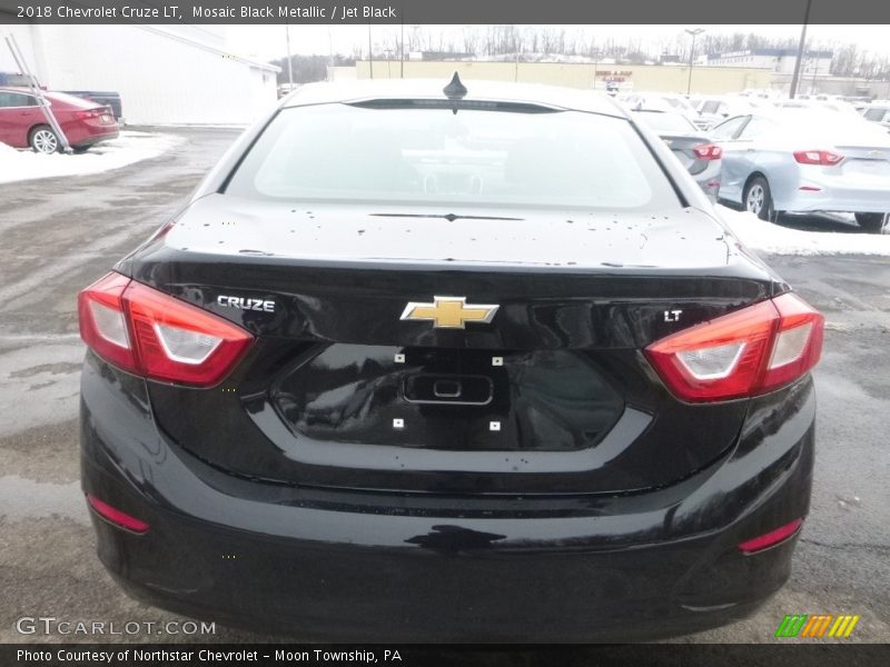 Mosaic Black Metallic / Jet Black 2018 Chevrolet Cruze LT