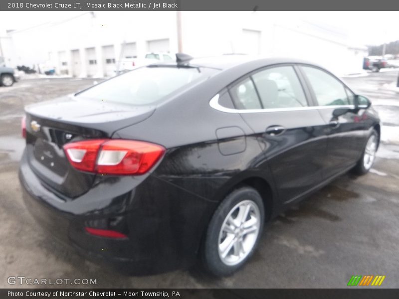 Mosaic Black Metallic / Jet Black 2018 Chevrolet Cruze LT