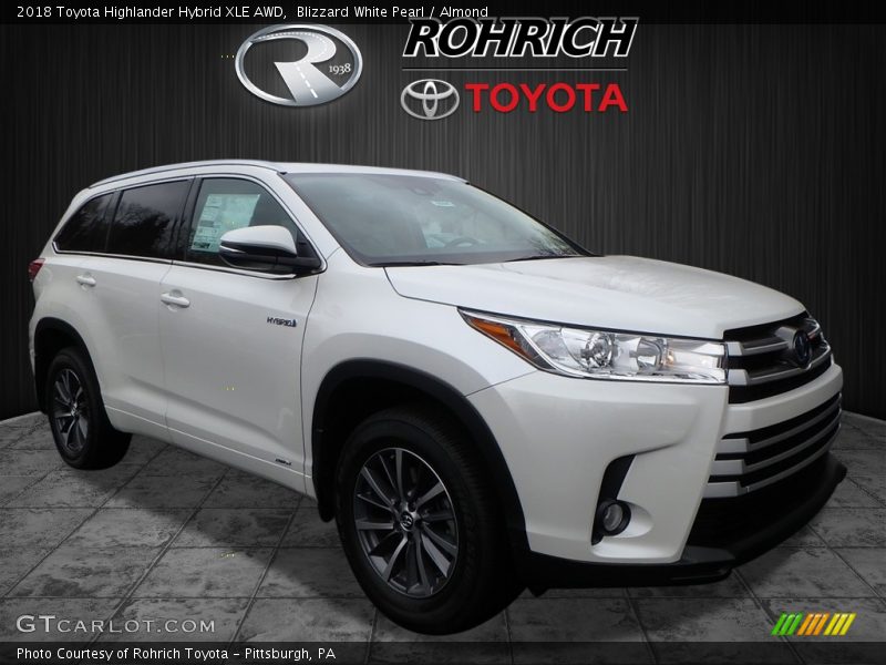 Blizzard White Pearl / Almond 2018 Toyota Highlander Hybrid XLE AWD