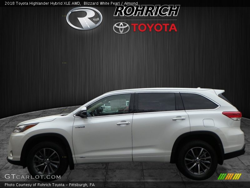 Blizzard White Pearl / Almond 2018 Toyota Highlander Hybrid XLE AWD