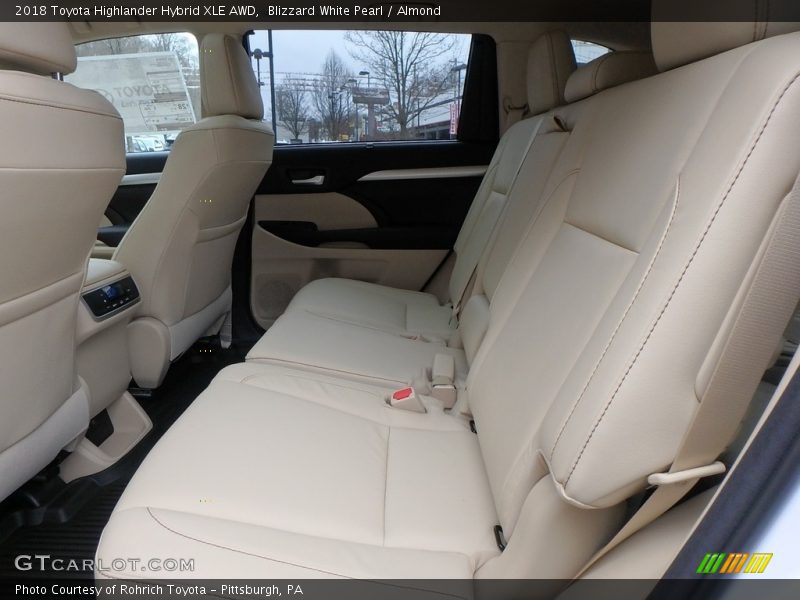 Blizzard White Pearl / Almond 2018 Toyota Highlander Hybrid XLE AWD