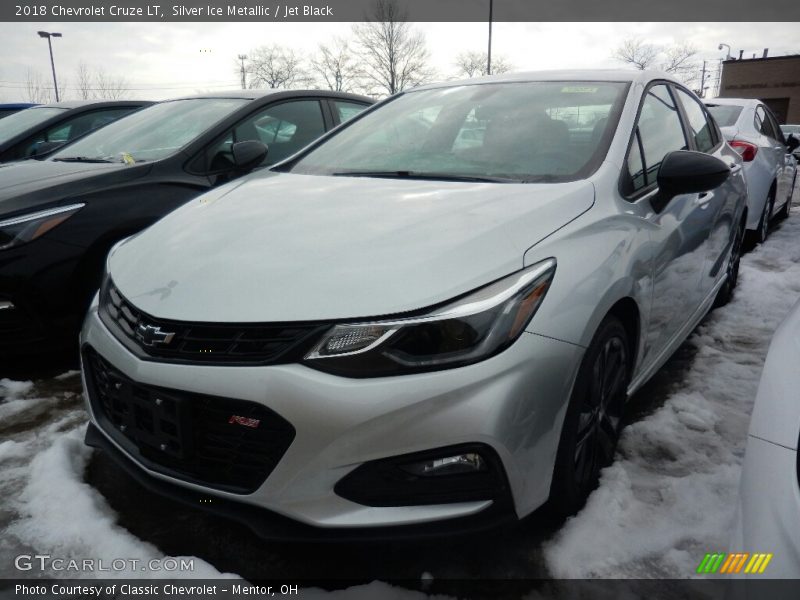 Silver Ice Metallic / Jet Black 2018 Chevrolet Cruze LT