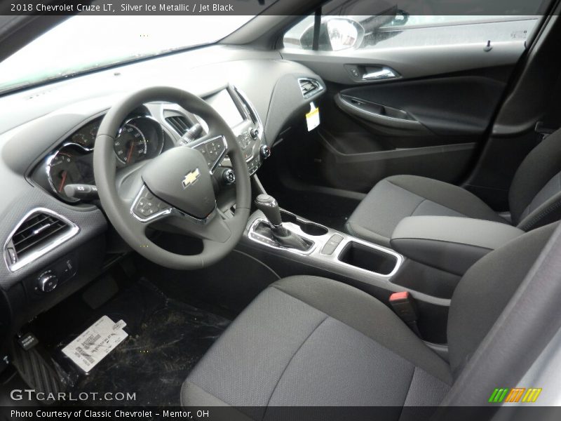 Silver Ice Metallic / Jet Black 2018 Chevrolet Cruze LT
