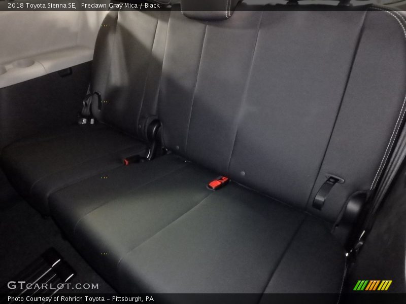 Predawn Gray Mica / Black 2018 Toyota Sienna SE