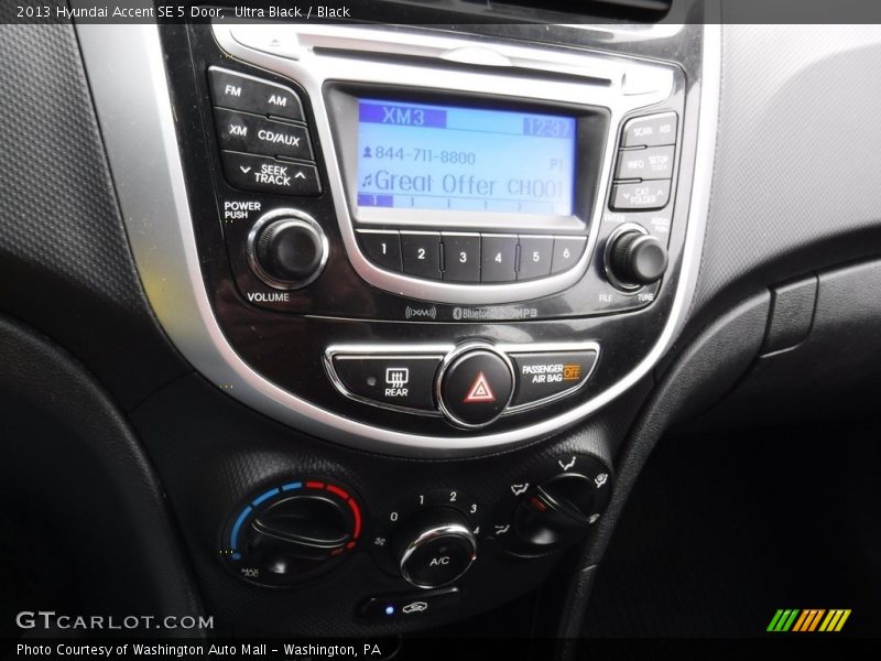 Ultra Black / Black 2013 Hyundai Accent SE 5 Door