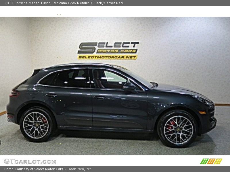 Volcano Grey Metallic / Black/Garnet Red 2017 Porsche Macan Turbo