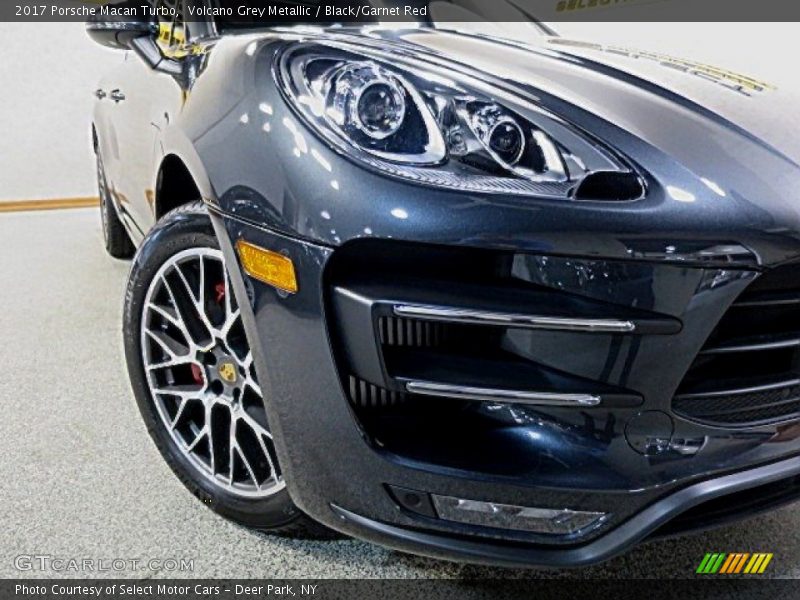 Volcano Grey Metallic / Black/Garnet Red 2017 Porsche Macan Turbo