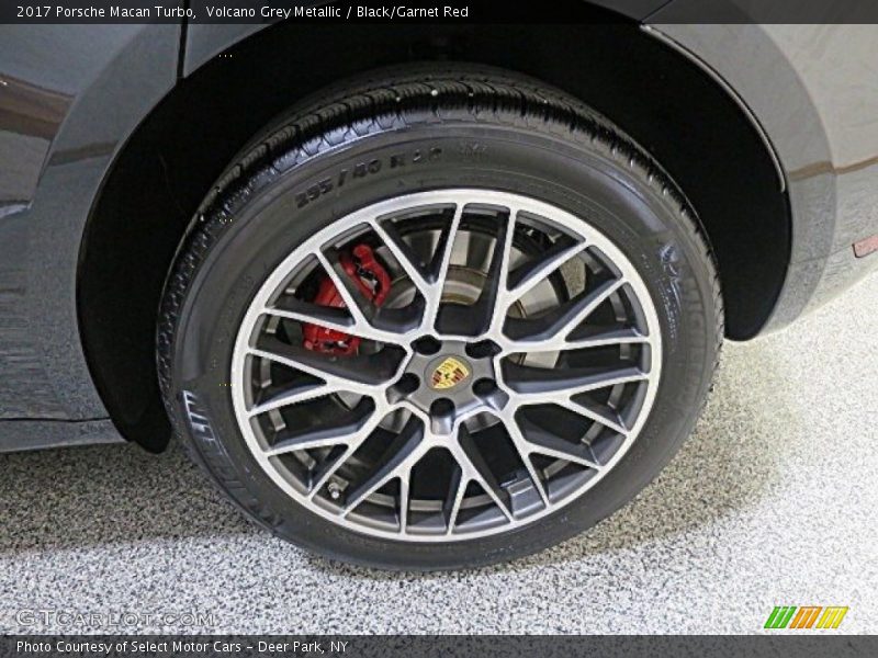 Volcano Grey Metallic / Black/Garnet Red 2017 Porsche Macan Turbo
