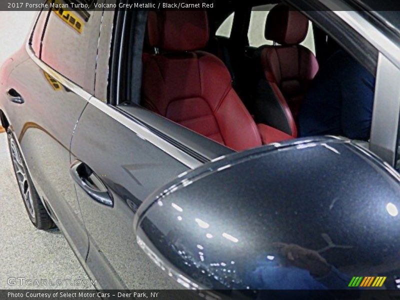 Volcano Grey Metallic / Black/Garnet Red 2017 Porsche Macan Turbo