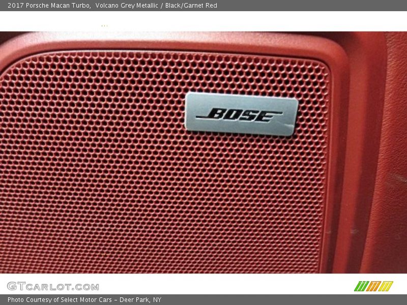 Volcano Grey Metallic / Black/Garnet Red 2017 Porsche Macan Turbo