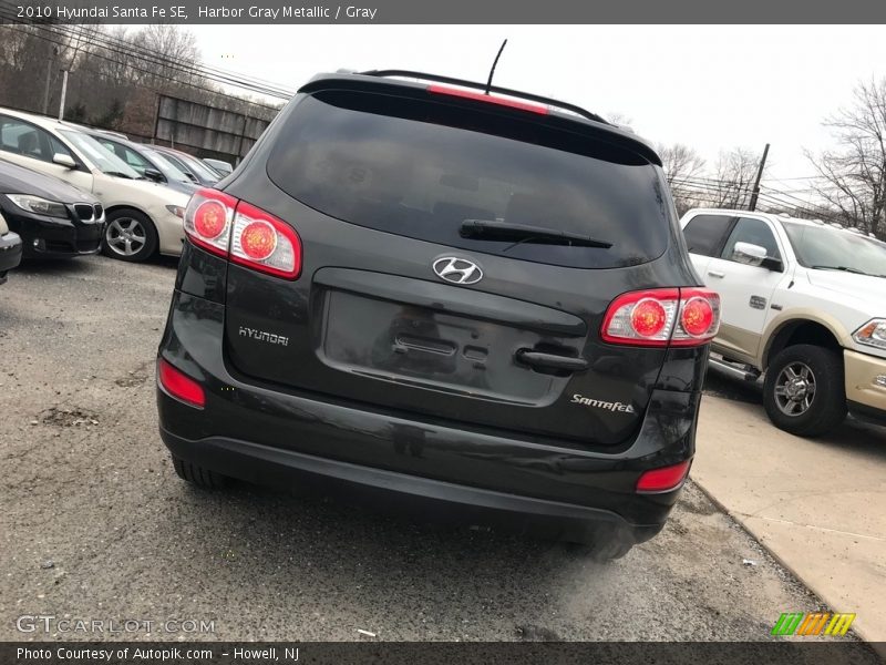 Harbor Gray Metallic / Gray 2010 Hyundai Santa Fe SE