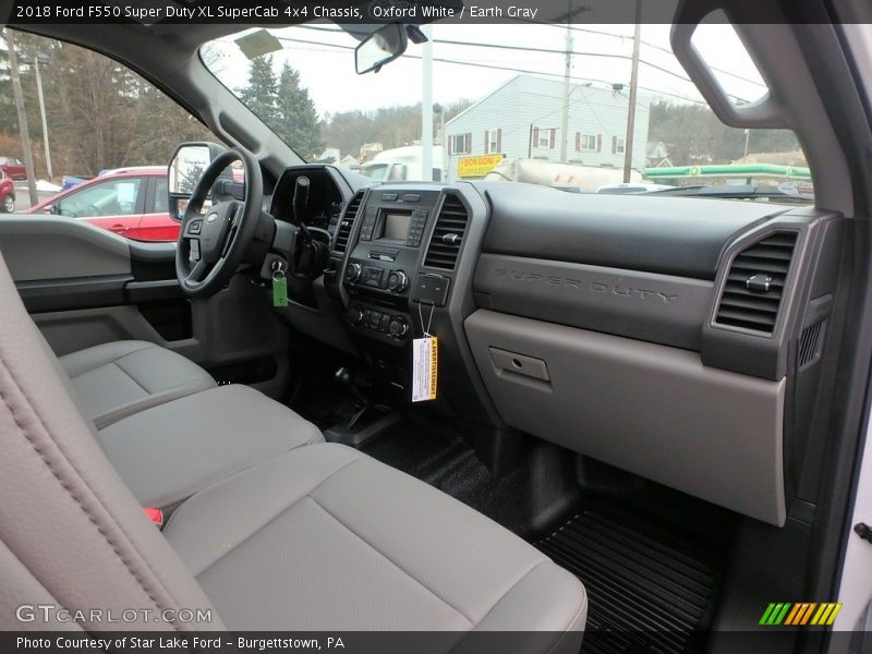 Oxford White / Earth Gray 2018 Ford F550 Super Duty XL SuperCab 4x4 Chassis