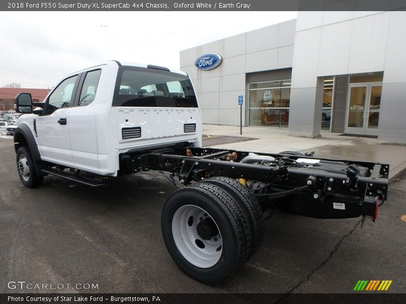 Oxford White / Earth Gray 2018 Ford F550 Super Duty XL SuperCab 4x4 Chassis