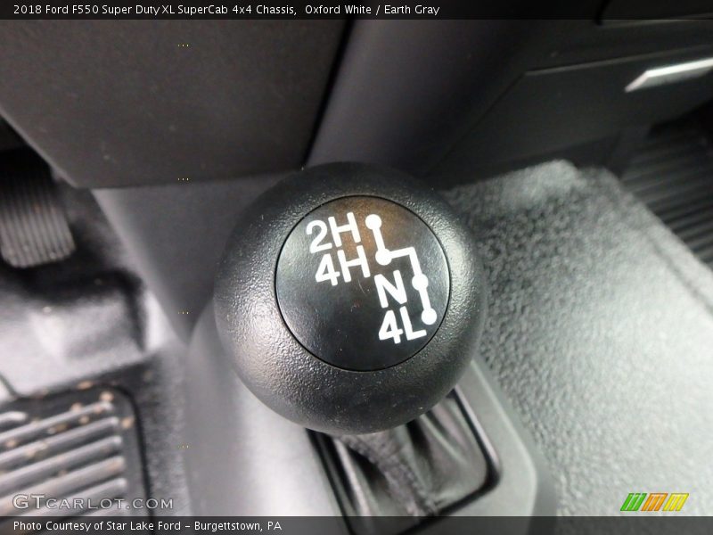 Oxford White / Earth Gray 2018 Ford F550 Super Duty XL SuperCab 4x4 Chassis