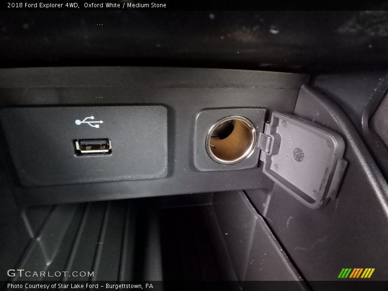 Oxford White / Medium Stone 2018 Ford Explorer 4WD
