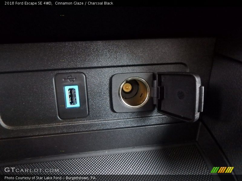 Cinnamon Glaze / Charcoal Black 2018 Ford Escape SE 4WD