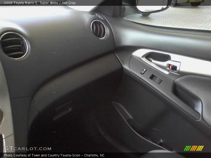 Super White / Ash Gray 2009 Toyota Matrix S