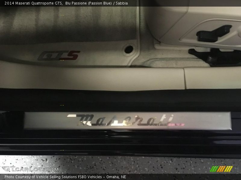 Blu Passione (Passion Blue) / Sabbia 2014 Maserati Quattroporte GTS
