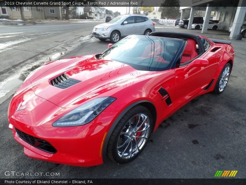 Front 3/4 View of 2019 Corvette Grand Sport Coupe