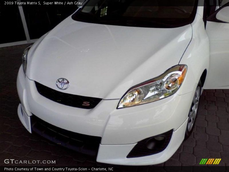 Super White / Ash Gray 2009 Toyota Matrix S